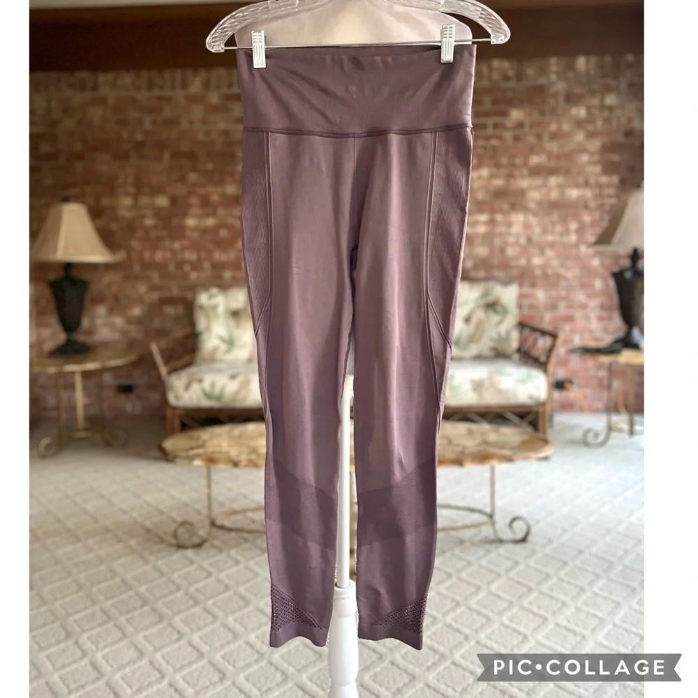 Avira Vibes Dusty Purple Mauve Leggings NWOT M Yoga Pilates Athleisure